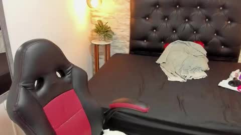          online show from February 5, 7:00 am