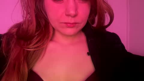 francescafey online show from March 11, 7:14 am