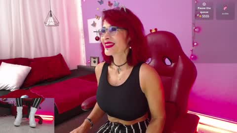 Snapshot of fransheskarossi chatting on December 4, 12:25 pm Fransheska online show from December 4, 12:25 pm