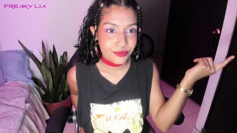 Snapshot of freaky_lia chatting on January 16, 11:59 pm Lia Gomez online show from January 16, 11:59 pm