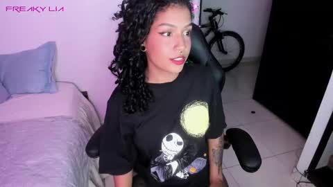 Snapshot of freaky_lia chatting on February 9, 11:04 pm Lia Gomez online show from February 9, 11:04 pm