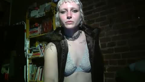 Lily Red online show from May 5, 2:36 am