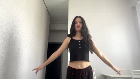 Mia online show from June 26, 5:52 am