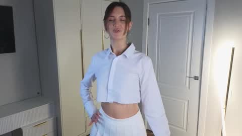 Jennifer online show from December 18, 11:26 am