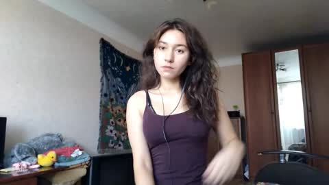 Mia online show from October 27, 8:21 am