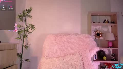 Snapshot of fresita44 chatting on January 5, 10:50 pm see u 500 pm hora col online show from January 5, 10:50 pm