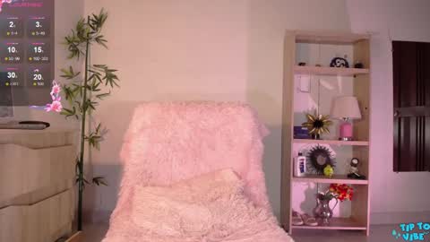 Snapshot of fresita44 chatting on January 6, 8:18 pm see u 500 pm hora col online show from January 6, 8:18 pm