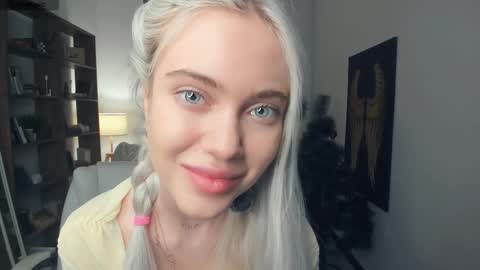 Freya online show from January 16, 7:32 pm