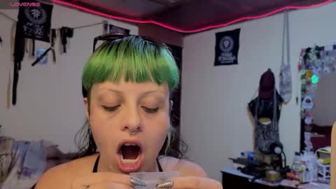 freyaa_sorceress online show from November 23, 2:36 am