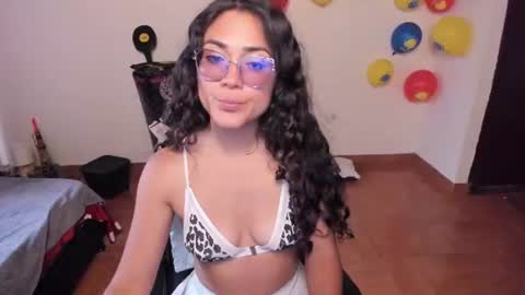 freyarouge online show from June 29, 7:57 pm