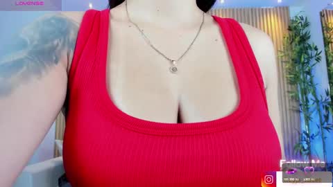 Snapshot of freyja_sweet_ chatting on September 28, 12:21 pm Freyja Sweet online show from September 28, 12:21 pm