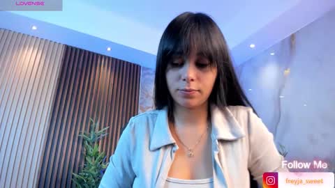 Snapshot of freyja_sweet_ chatting on October 7, 12:42 pm Freyja Sweet online show from October 7, 12:42 pm