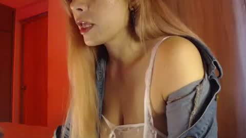 Snapshot of freyjashine_x chatting on February 2, 6:10 pm FREYJA LOREN online show from February 2, 6:10 pm