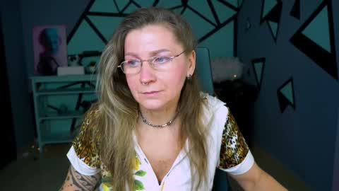 Frida Tander online show from December 10, 5:07 am