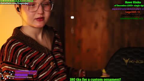 Snapshot of frogessjay chatting on December 26, 9:47 pm Jaywise Frogfoot online show from December 26, 9:47 pm