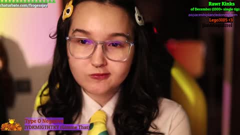 Snapshot of frogessjay chatting on December 7, 9:11 pm Jaywise Frogfoot online show from December 7, 9:11 pm