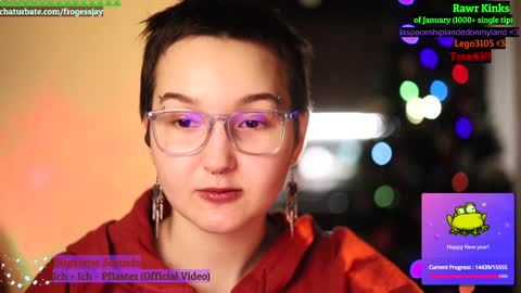 Snapshot of frogessjay chatting on January 3, 11:01 pm Jaywise Frogfoot online show from January 3, 11:01 pm