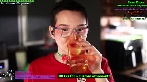 Snapshot of frogessjay chatting on December 22, 5:53 pm Jaywise Frogfoot online show from December 22, 5:53 pm
