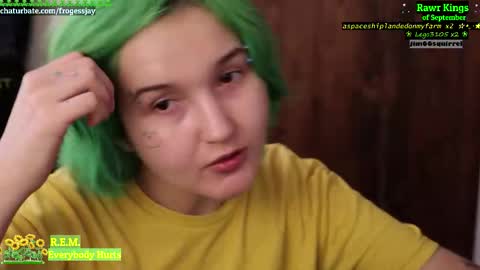 Snapshot of frogessjay chatting on September 10, 8:14 am Jaywise Frogfoot online show from September 10, 8:14 am