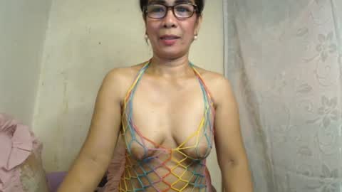 Snapshot of fuckinghairy49 chatting on December 10, 6:01 am mariposa online show from December 10, 6:01 am
