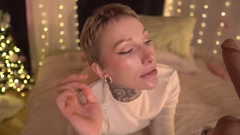 Eva         all my links   online show from December 5, 1:34 pm