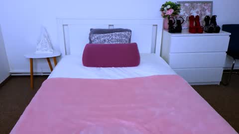 GabiCarter online show from December 3, 8:17 am