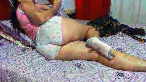 gaby  layla online show from October 25, 1:35 am