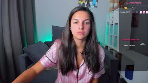 Snapshot of gabri_baby chatting on October 15, 7:44 am gabri_baby online show from October 15, 7:44 am