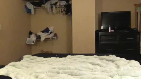 Eryn online show from February 24, 12:05 am