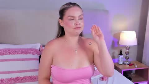 Gaia Baker  online show from June 14, 2:24 am