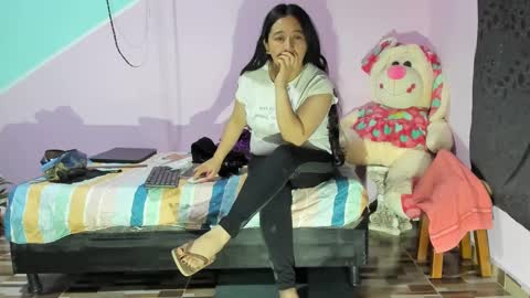 Snapshot of gaticahot001 chatting on March 7, 12:04 am Diana online show from March 7, 12:04 am