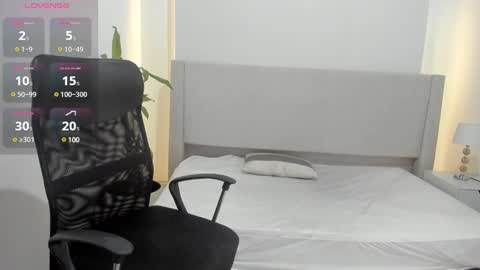 Gayle Tate online show from January 6, 11:40 am