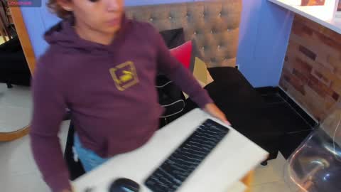Snapshot of georgina_coule chatting on January 18, 12:04 pm Georgina Coule online show from January 18, 12:04 pm