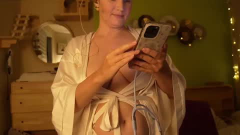 Snapshot of gessifossa chatting on September 13, 2:25 pm Anna online show from September 13, 2:25 pm