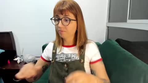 Snapshot of ghostcrimson chatting on October 17, 3:54 am andy online show from October 17, 3:54 am