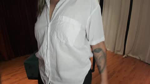 Snapshot of ghostcrimson chatting on February 8, 2:15 am andy online show from February 8, 2:15 am