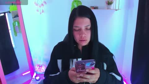 giaaaa   online show from January 12, 10:04 pm