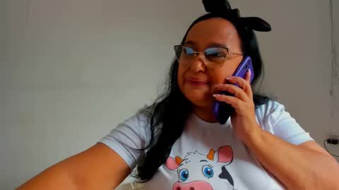 nahomi online show from March 8, 2:05 pm