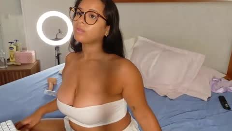 Gianella  online show from May 20, 2:08 am