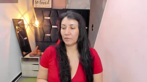 G I A  FOX online show from October 11, 1:25 pm