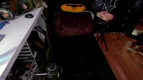 Snapshot of gigglemethis22 chatting on December 12, 3:48 pm Giggles online show from December 12, 3:48 pm