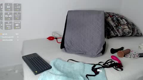 Snapshot of gigi_loved chatting on September 20, 1:27 am Gigi online show from September 20, 1:27 am