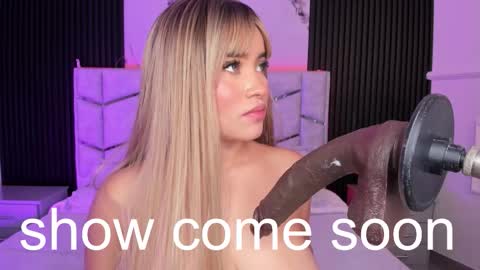 Gigi Doll online show from November 29, 11:03 am