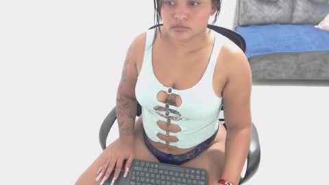 Snapshot of gimena_ass chatting on October 18, 3:48 pm Gimena online show from October 18, 3:48 pm