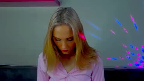 Gina online show from December 21, 10:52 am