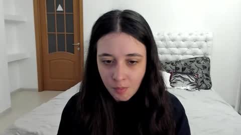 Snapshot of ginablum chatting on October 3, 9:25 am Kate online show from October 3, 9:25 am
