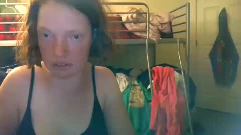 Snapshot of ginger_unicorn21 chatting on October 15, 4:04 am ginger_unicorn21 online show from October 15, 4:04 am