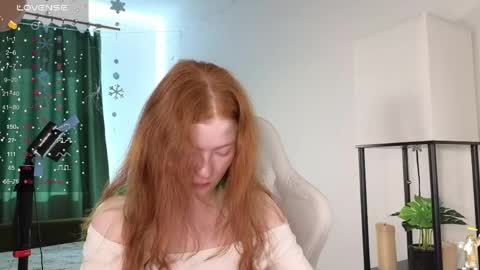 gingercute17 online show from April 3, 5:16 am