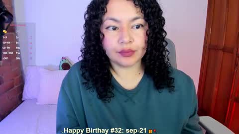 girl_inline online show from September 9, 11:59 pm