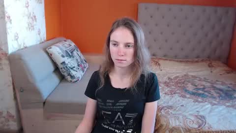 Snapshot of girl_summer97 chatting on March 7, 12:23 pm Katia online show from March 7, 12:23 pm